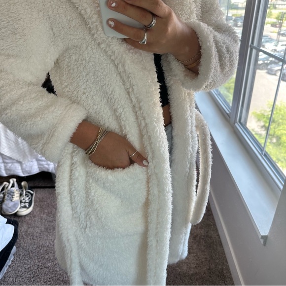 Cozy White Fleece Robe - Picture 3 of 4